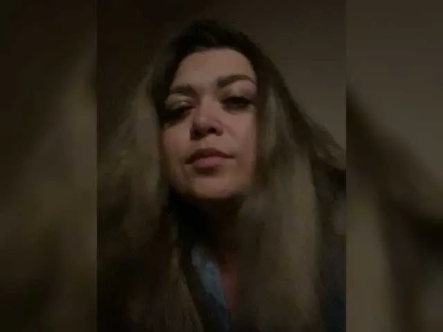 korinaluvv – webcam model profile photo Image 3