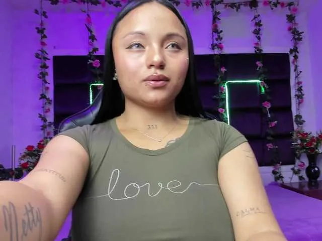 millemimi free chat on liveonude Image 9