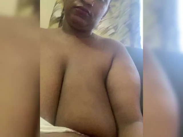 Isilib-kisa – webcam model profile photo Image 2