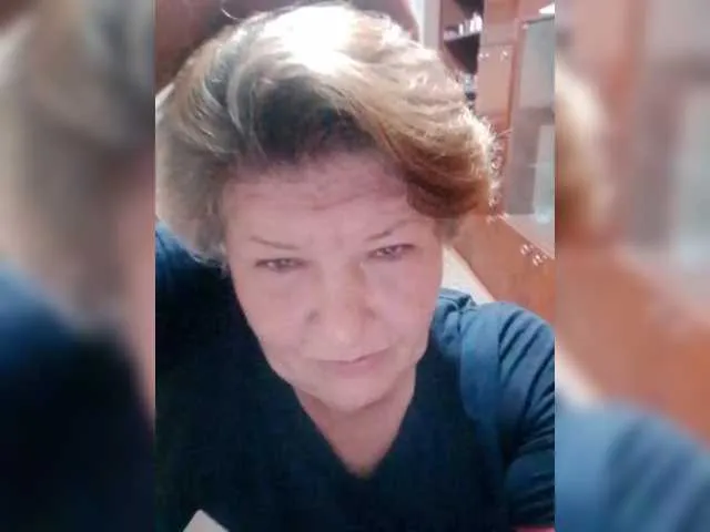 LinaTwins – webcam model profile photo Image 17