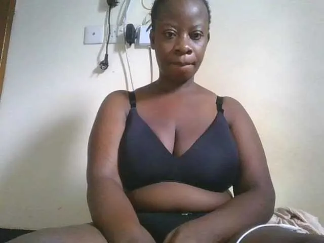 Kristallik-1 – webcam model profile photo Image 8