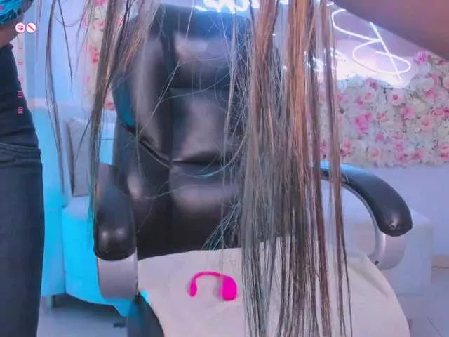 TaraLawrence – webcam model profile photo