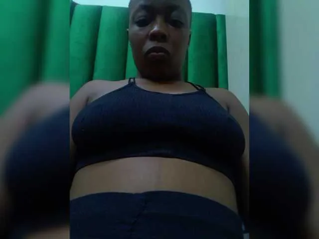 bigass001_ – webcam model profile photo Image 3