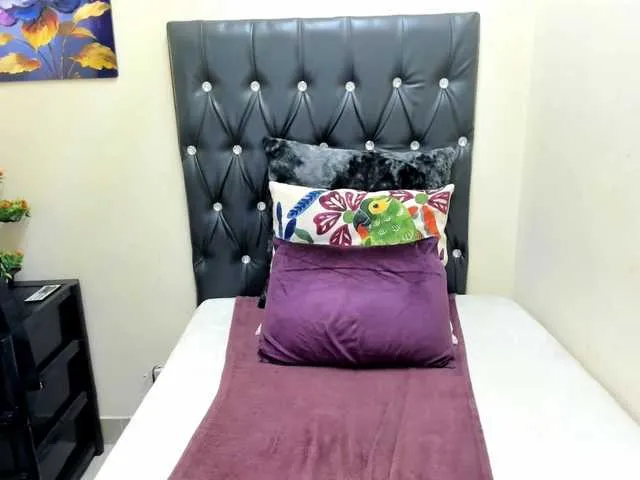 xxxkeera – webcam model profile photo Image 15