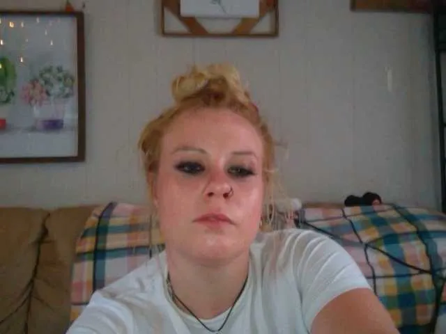 TheGirlfromtheinternet Image 3