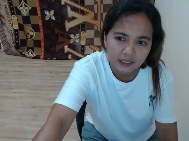 LoveAndSex24 – webcam model profile photo Image 2