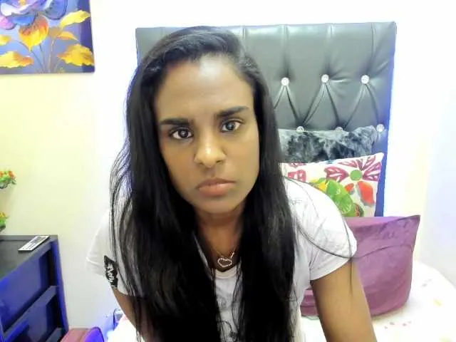 millemimi – webcam model profile photo Image 12