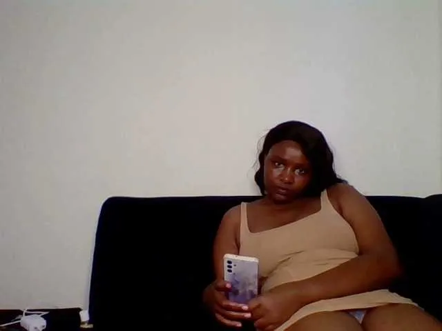 millemimi – webcam model profile photo Image 13