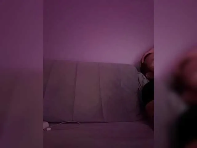 to4ka-gi – webcam model profile photo Image 2