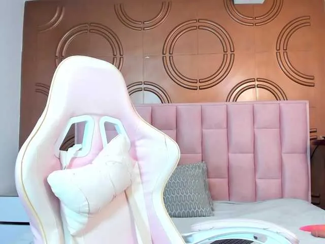 Laranya – webcam model profile photo Image 13