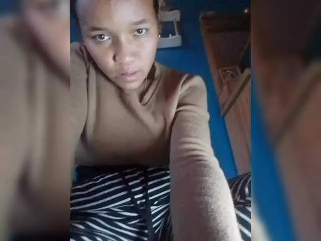 flirtysecretary_xxx – webcam model profile photo Image 5