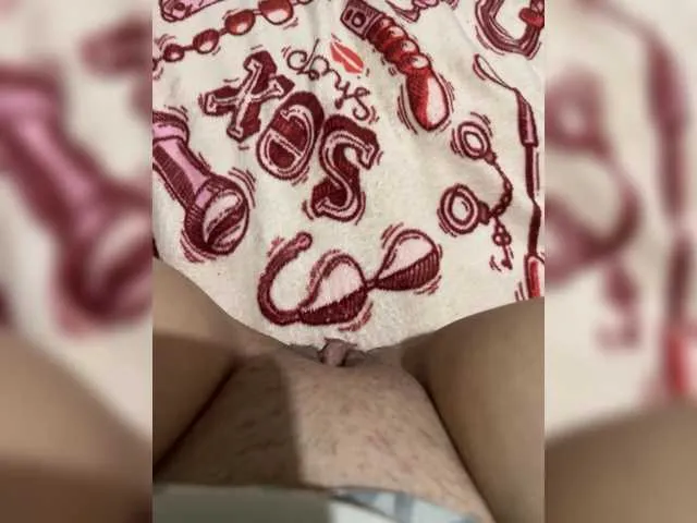 korinaluvv – webcam model profile photo Image 13