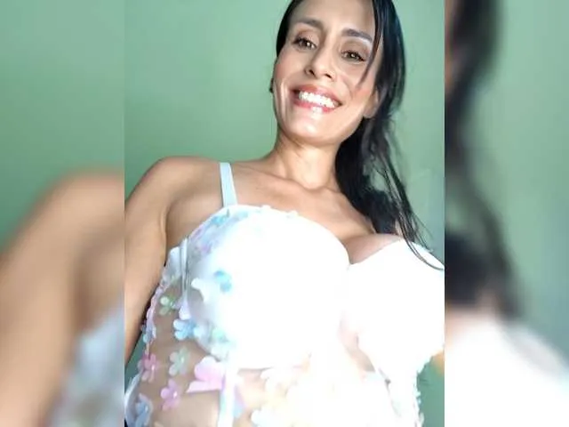 Valeriah – webcam model profile photo Image 14