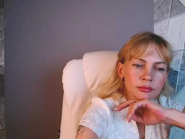 millemimi – webcam model profile photo Image 7