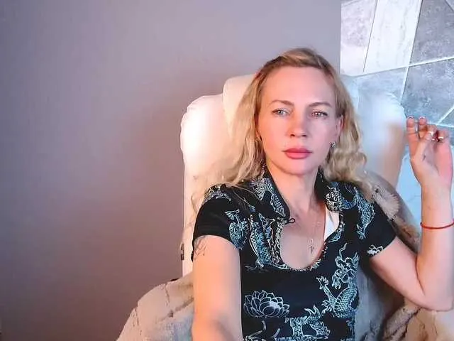 millemimi – webcam model profile photo Image 9