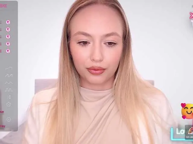 vickyblondiua's Thumb Image