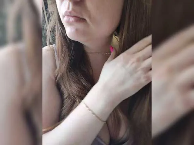 flirtysecretary123 – webcam model profile photo Image 13