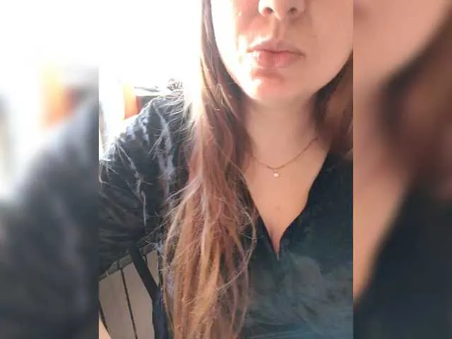 flirtysecretary123 – webcam model profile photo Image 16