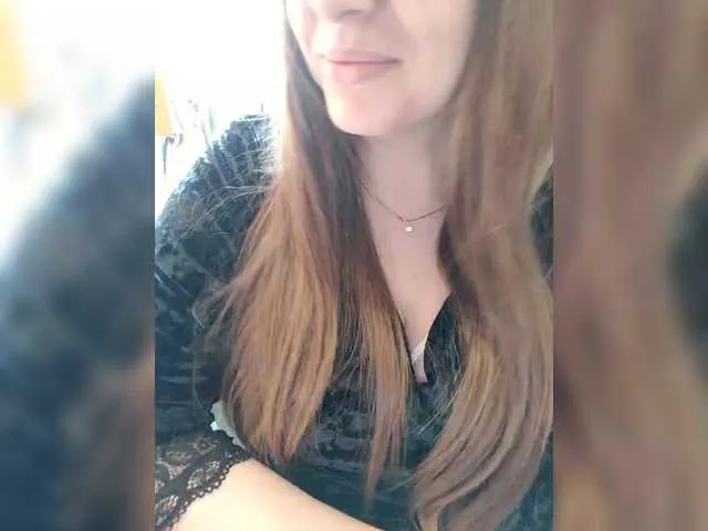 flirtysecretary123 – webcam model profile photo Image 17