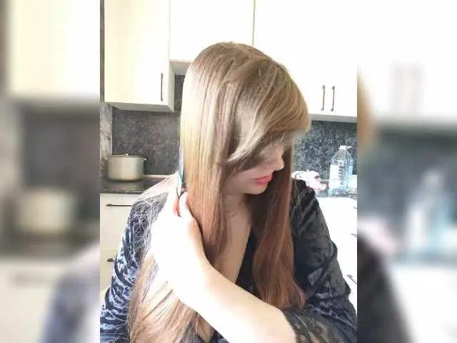 flirtysecretary123 – webcam model profile photo Image 2