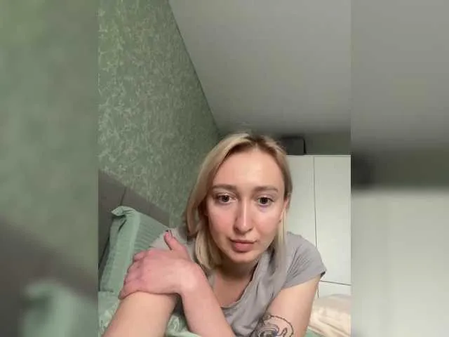 Laranya – webcam model profile photo Image 2