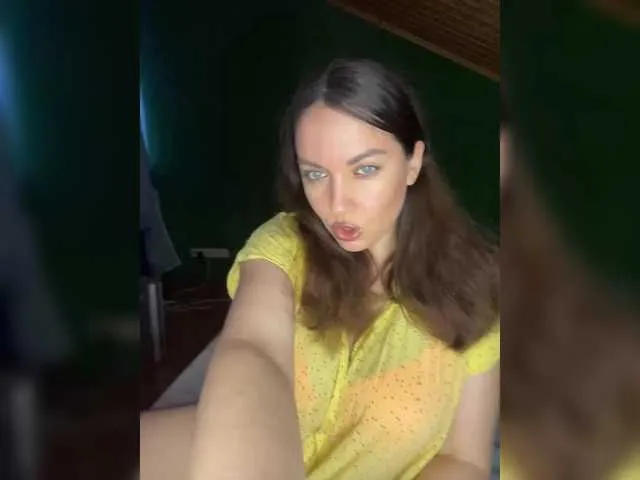 MurkaLux – webcam model profile photo Image 2