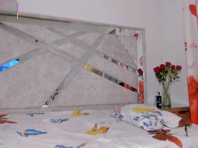 LindaLukas – webcam model profile photo Image 7