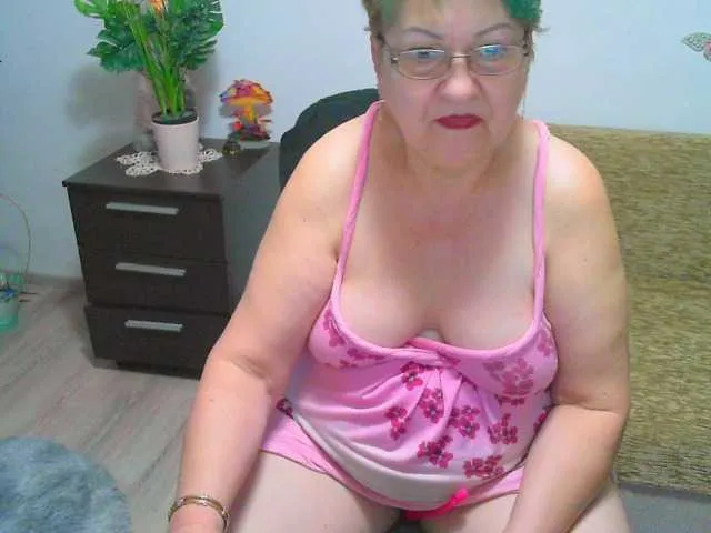 Nice-rats02 – webcam model profile photo Image 17
