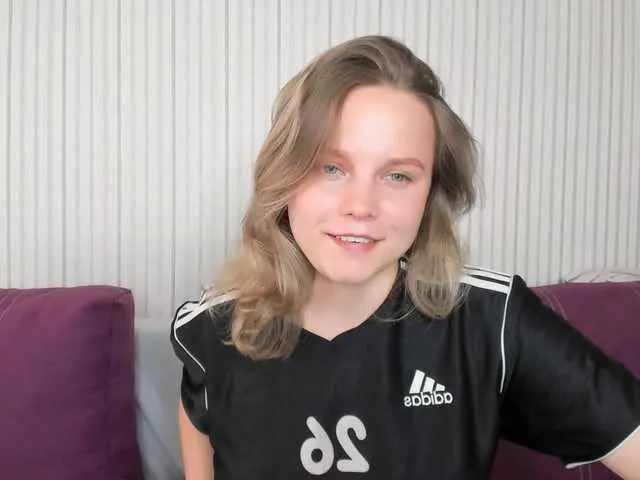 lory34 – webcam model profile photo Image 8