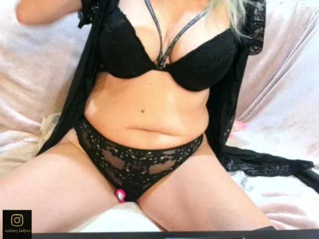LoveAndSex24 – webcam model profile photo Image 12