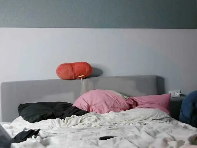 miavenuss_1 – webcam model profile photo Image 12