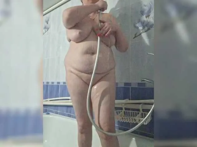 WhoreRobot – webcam model profile photo Image 6