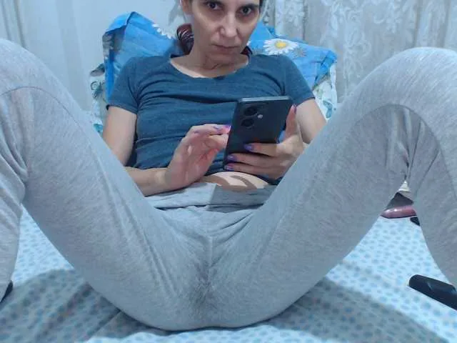 ftmblueyes – webcam model profile photo Image 11
