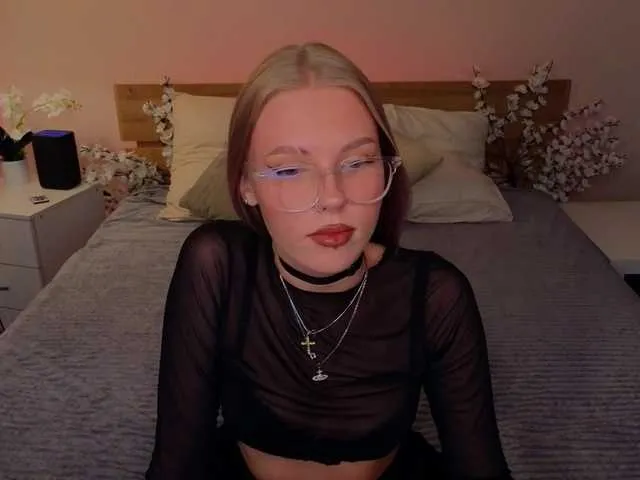 westgum – webcam model profile photo Image 11