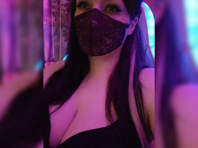 Likachkaa – webcam model profile photo Image 10