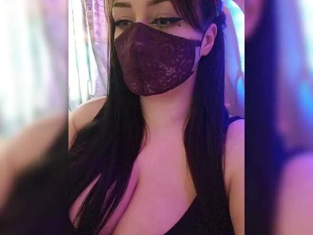 Likachkaa – webcam model profile photo Image 15