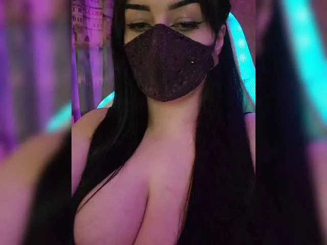 Likachkaa – webcam model profile photo Image 6