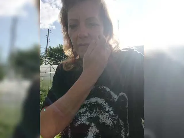 MinniMia – webcam model profile photo Image 14