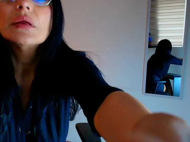liz_holmes – webcam model profile photo Image 18