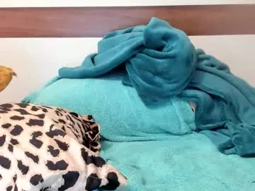 jucieLussie free chat on liveonude Image 14