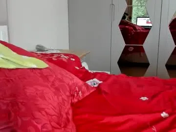 jucieLussie free chat on liveonude Image 9