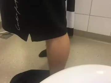 krissone – webcam model profile photo Image 5