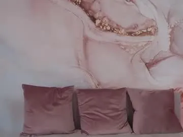 Peach--Alice – webcam model profile photo Image 3