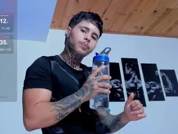 Almondmilka – webcam model profile photo Image 16