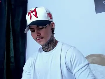 Almondmilka – webcam model profile photo Image 5