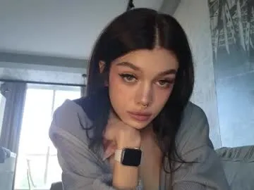 VikaAndMilana – webcam model profile photo Image 12