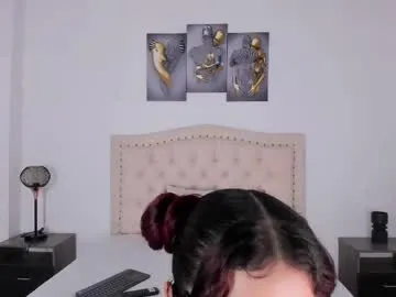 Ellidi – webcam model profile photo Image 16