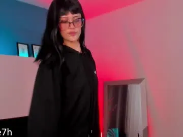 korinaluvv – webcam model profile photo Image 3