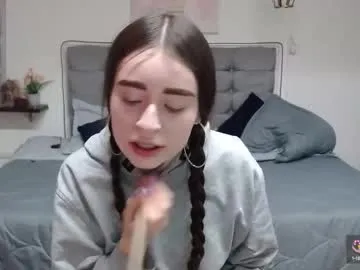 _lilyxx Image 12