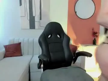 xlunami – webcam model profile photo Image 13